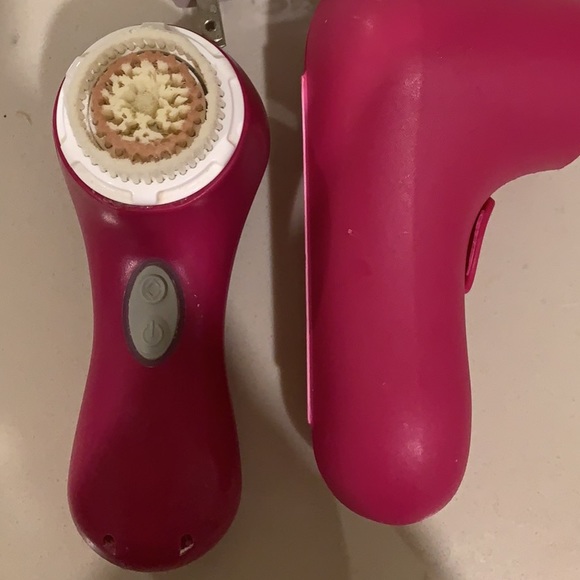 Gently used Clarisonic Mia - Picture 2 of 4